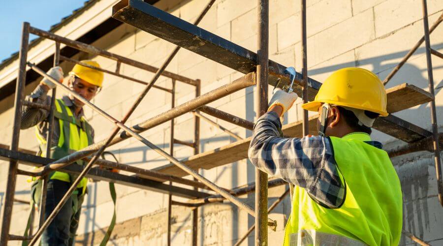 Expert Emergency Roof Repairs services in Quincy, IL
